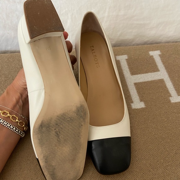 Talbots captoe pumps size 9 - Picture 2 of 2